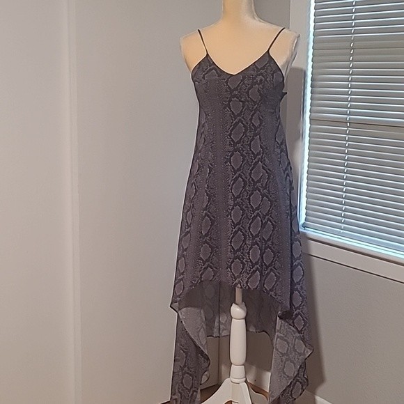 Divided Dresses & Skirts - Divided H&M High Low Symmetrical Dress US Size 4